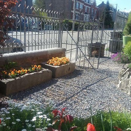 B&B Au Jardin Fleuri Marche-en-Famenne Exteriér fotografie