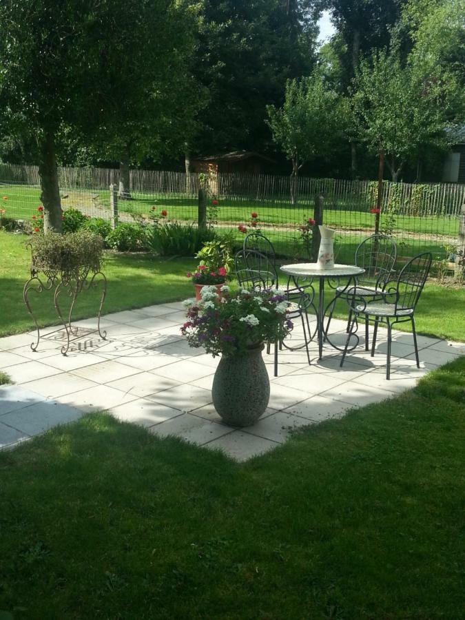 B&B Au Jardin Fleuri Marche-en-Famenne Exteriér fotografie